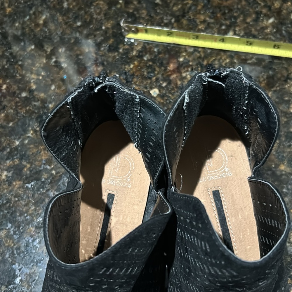 Black suede booties - Picture 3 of 5